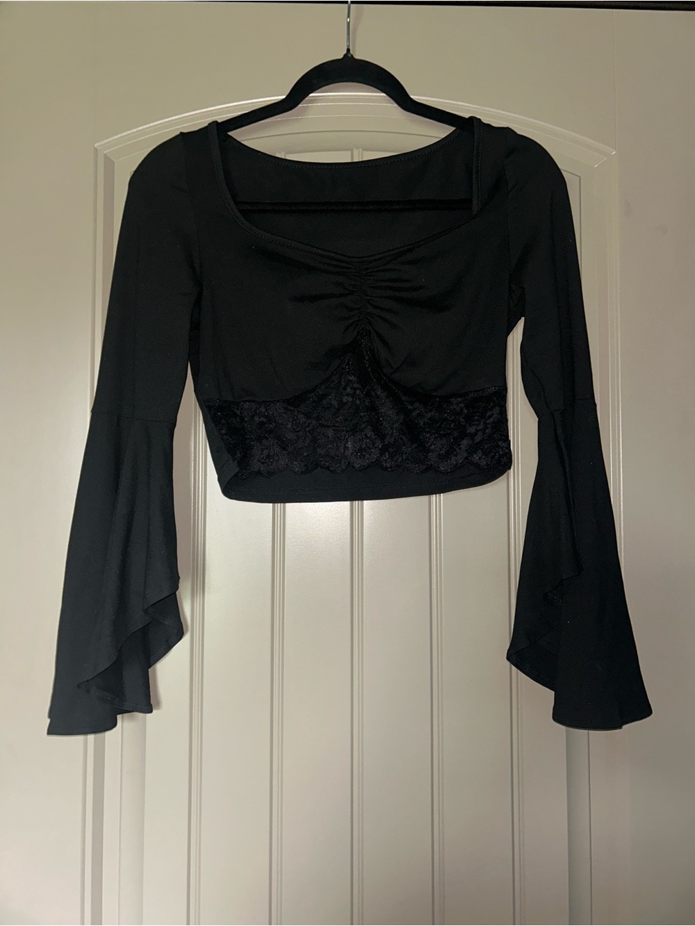 SHEIN Black Ruched Lace-Trim Flared Sleeve Crop Top